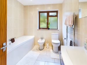 FAMILY BATHROOM- click for photo gallery